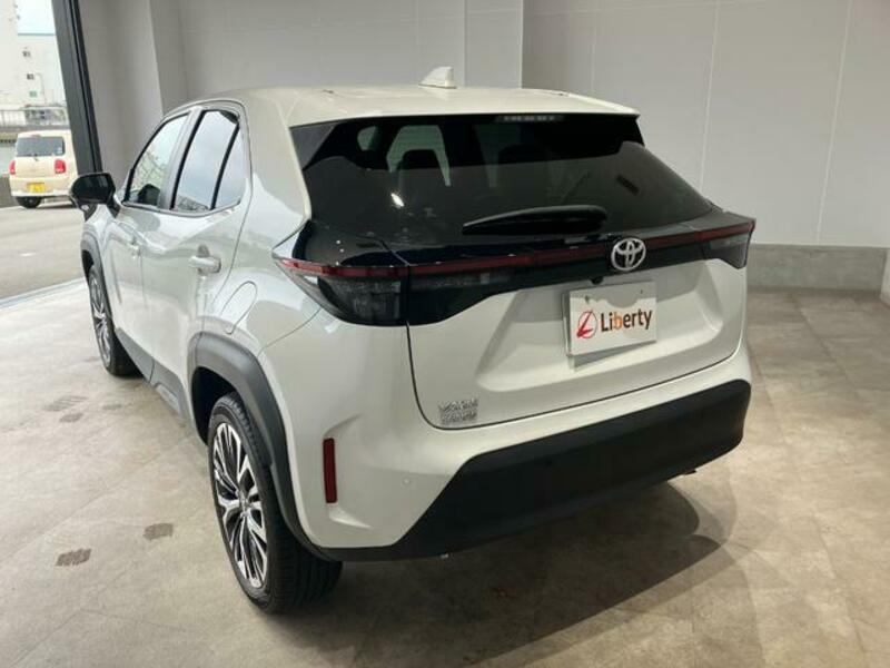 YARIS CROSS
