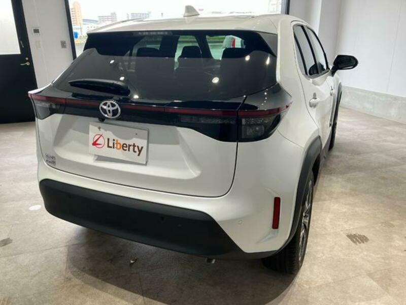 YARIS CROSS
