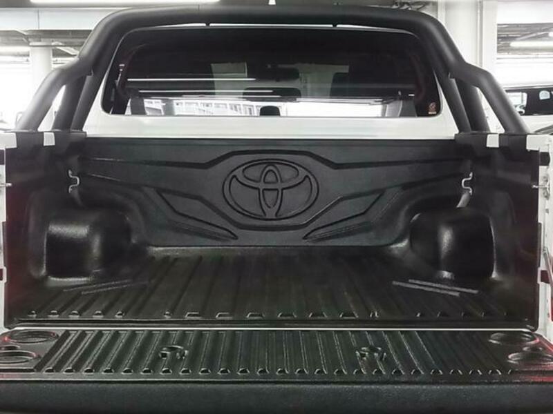 HILUX