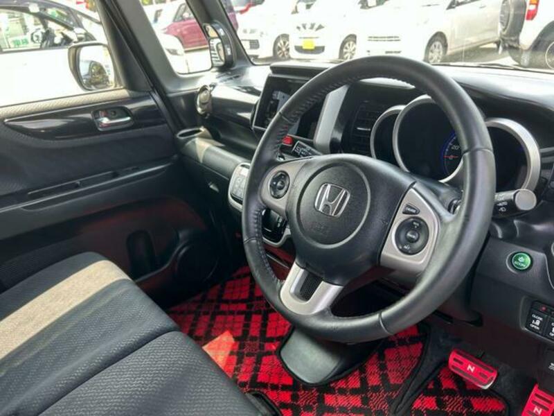 N BOX CUSTOM