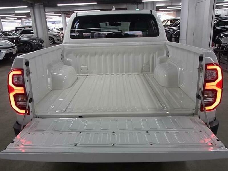 HILUX