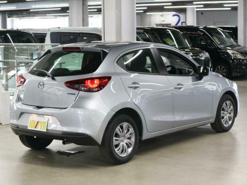 MAZDA2