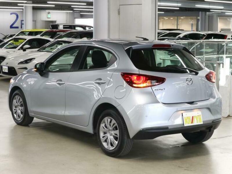 MAZDA2