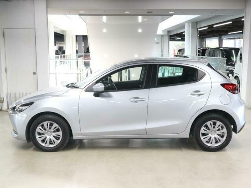MAZDA2