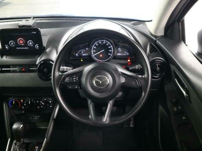 MAZDA2