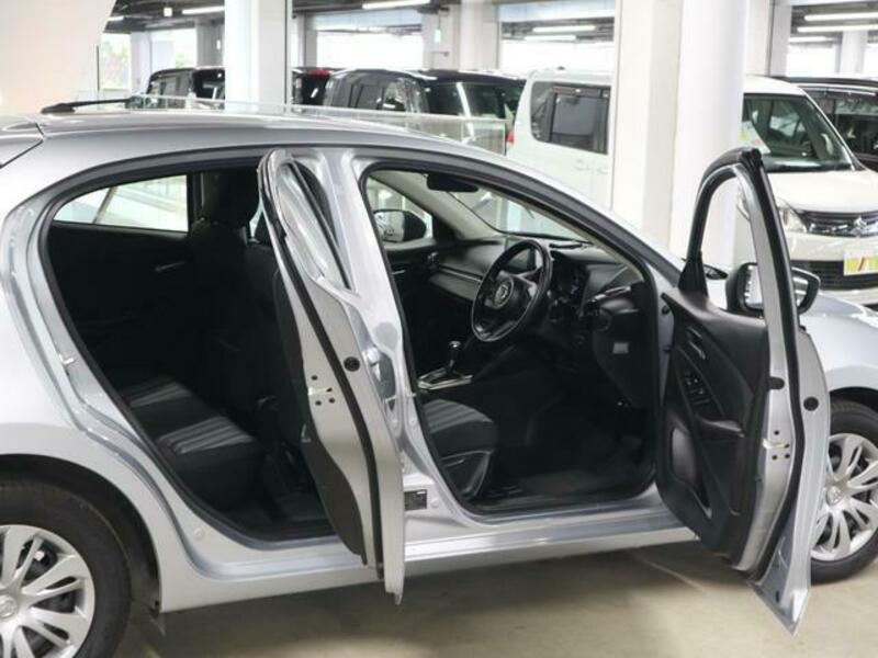 MAZDA2