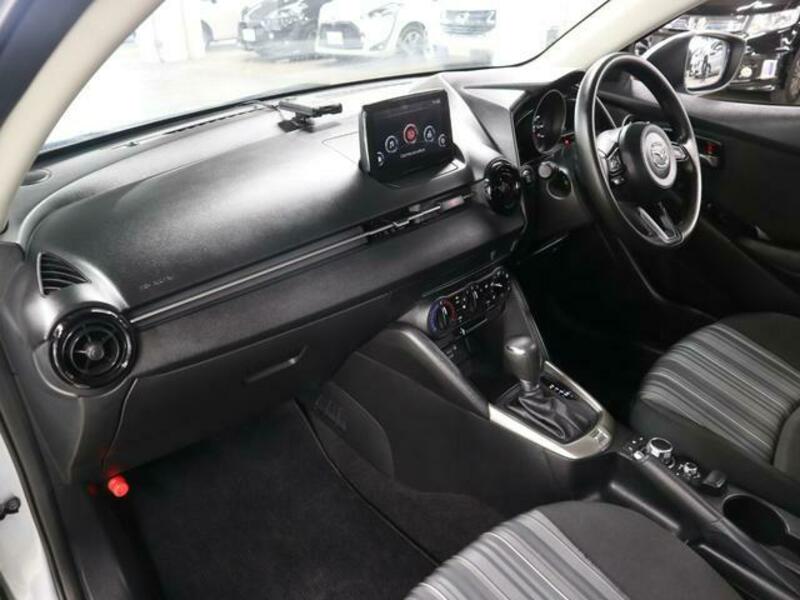 MAZDA2