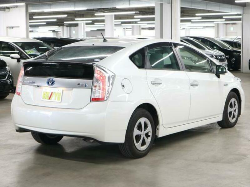 PRIUS PHV