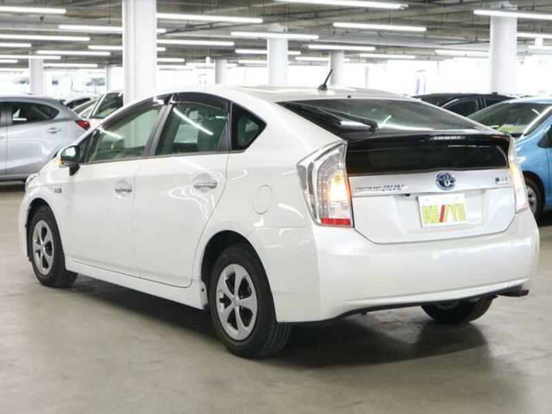 PRIUS PHV