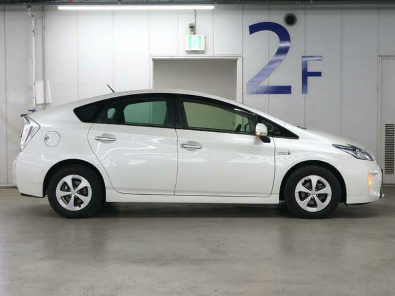 PRIUS PHV
