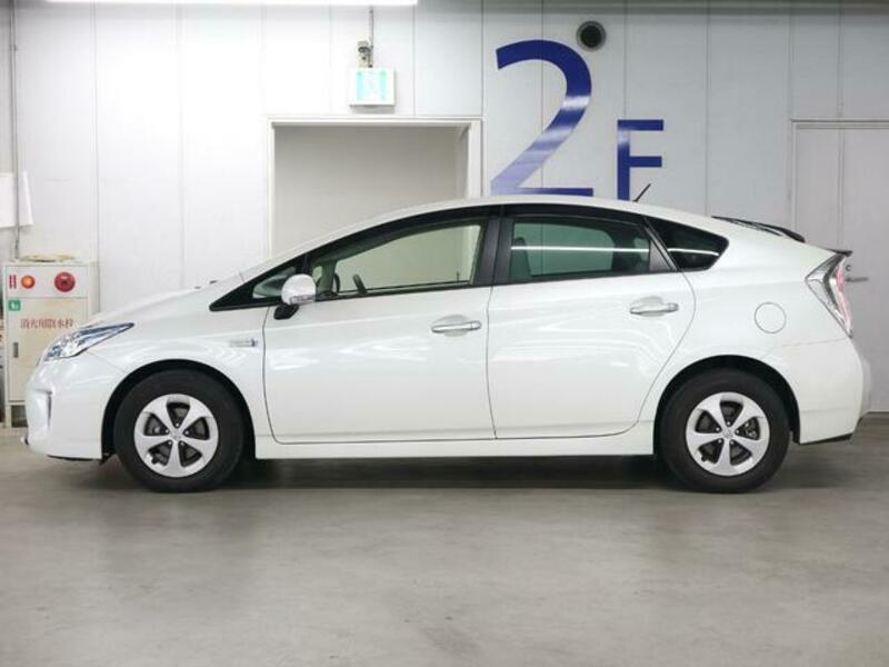 PRIUS PHV