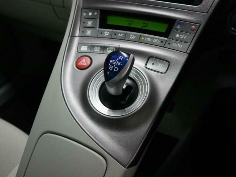 PRIUS PHV