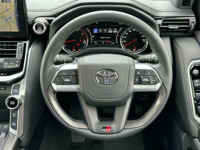 LAND CRUISER