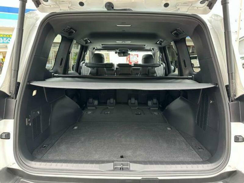 LAND CRUISER