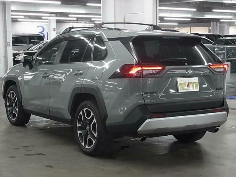 RAV4