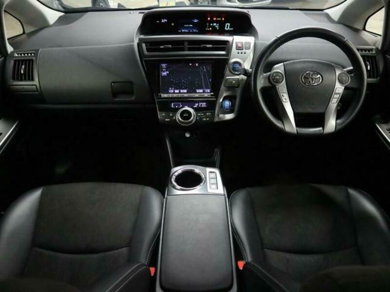 PRIUS ALPHA