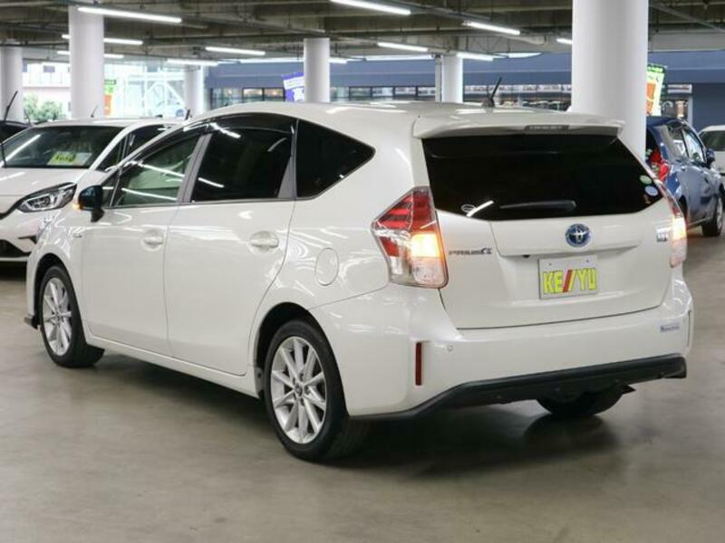 PRIUS ALPHA