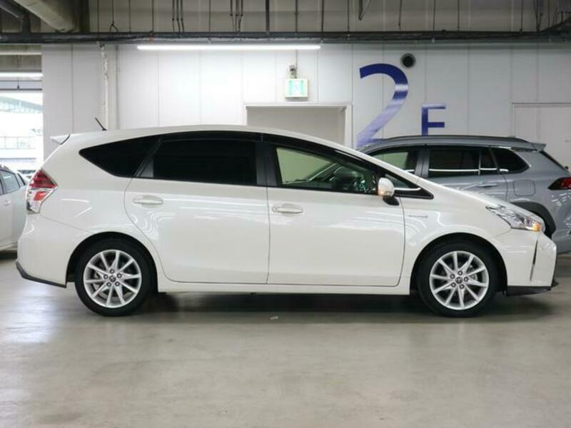 PRIUS ALPHA