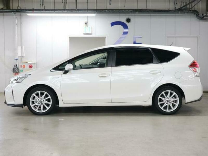 PRIUS ALPHA