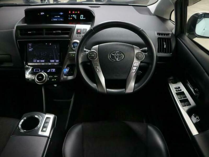 PRIUS ALPHA