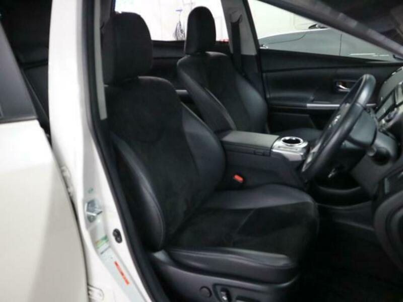 PRIUS ALPHA