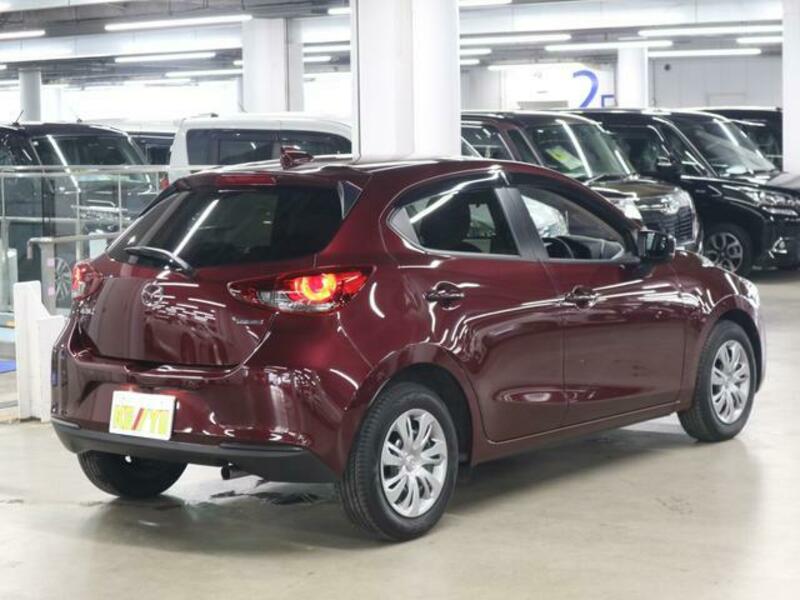 MAZDA2