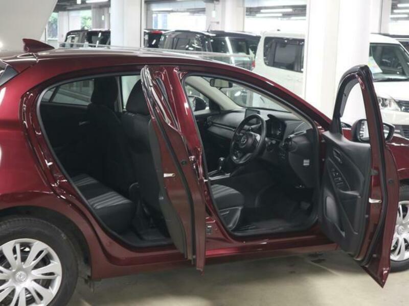 MAZDA2