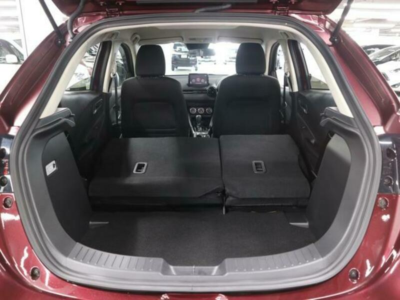 MAZDA2