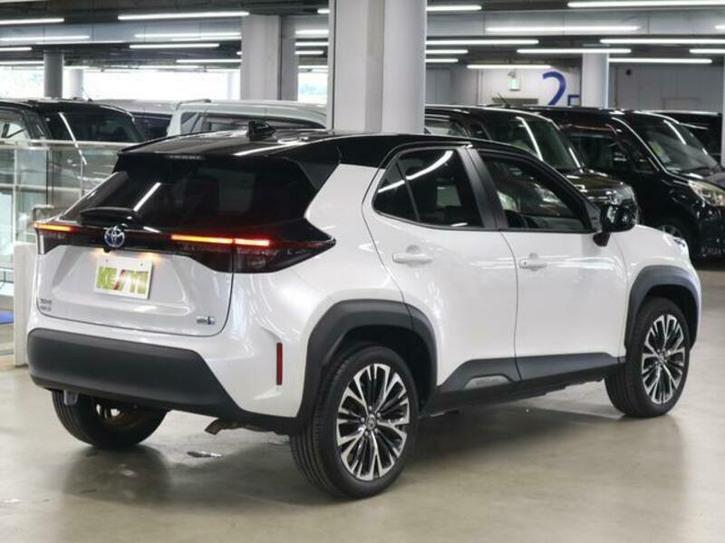YARIS CROSS