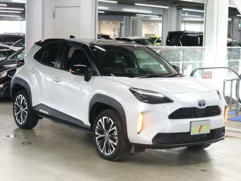 YARIS CROSS