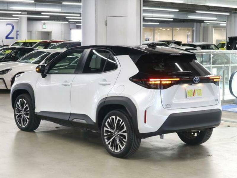 YARIS CROSS