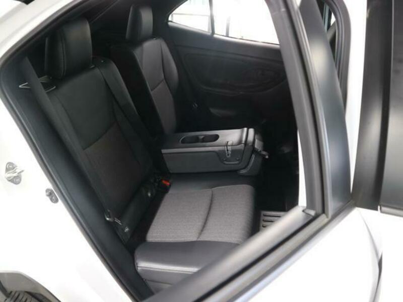 YARIS CROSS