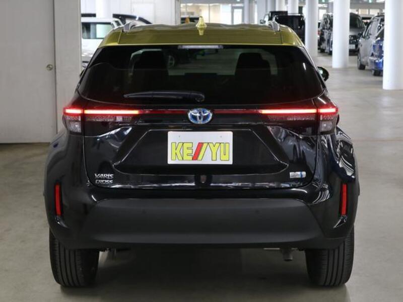 YARIS CROSS
