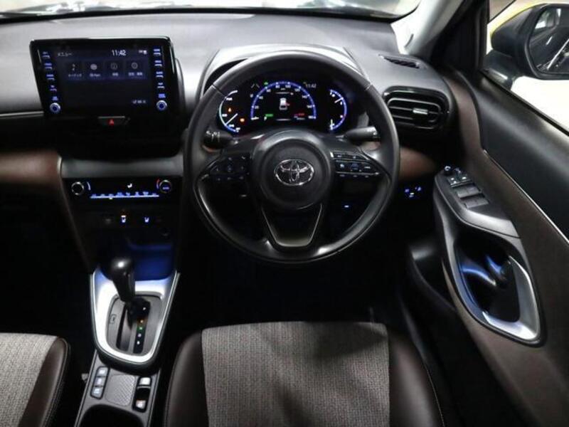 YARIS CROSS