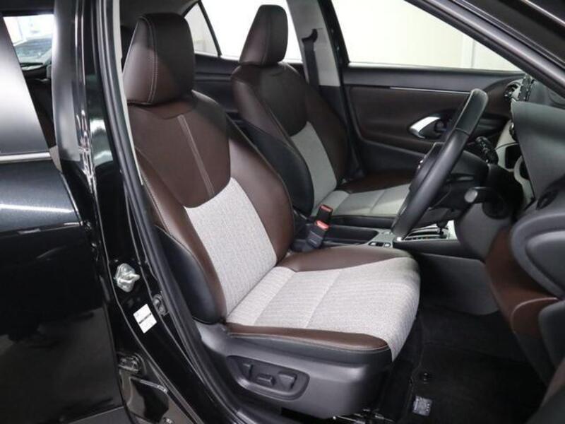 YARIS CROSS