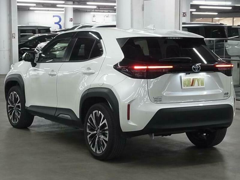 YARIS CROSS