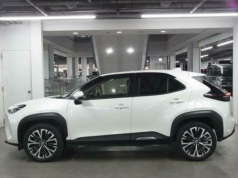 YARIS CROSS