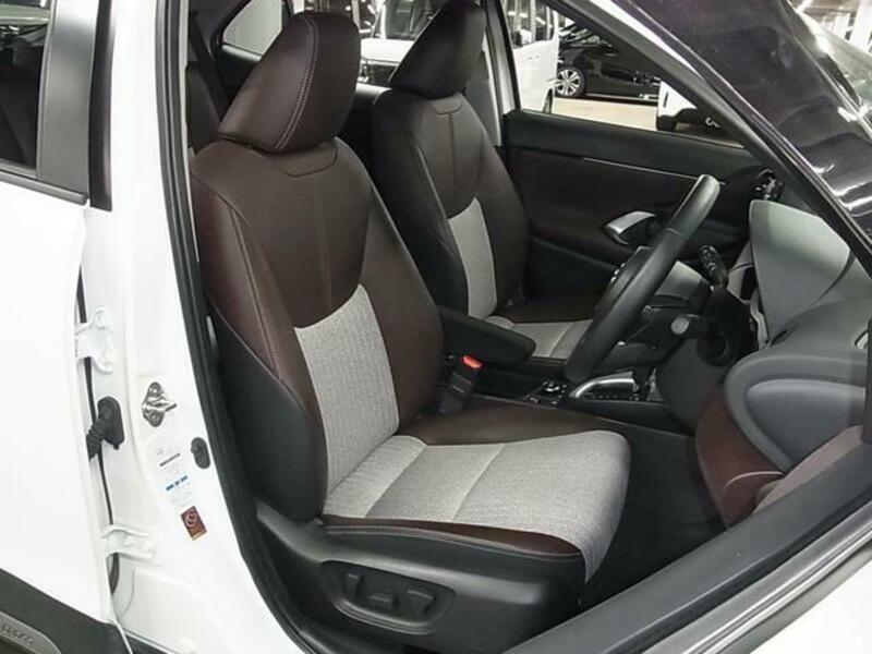 YARIS CROSS