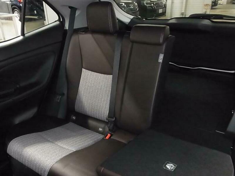 YARIS CROSS
