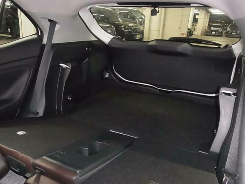 YARIS CROSS