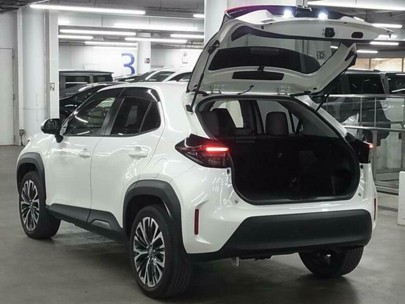 YARIS CROSS