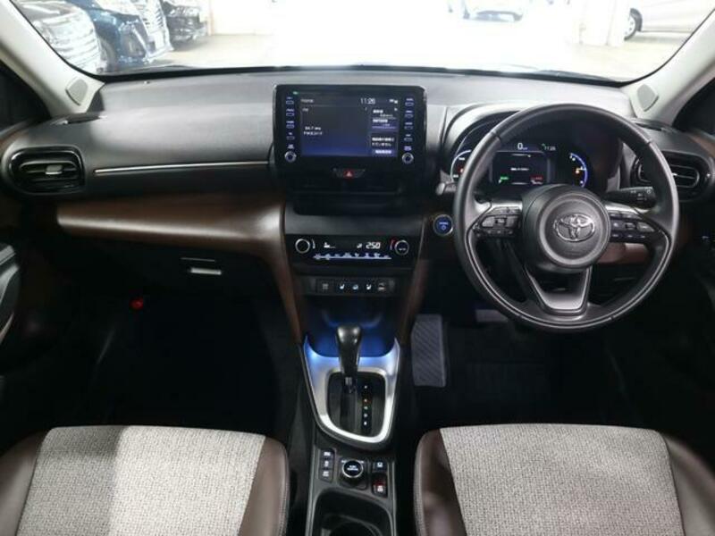 YARIS CROSS