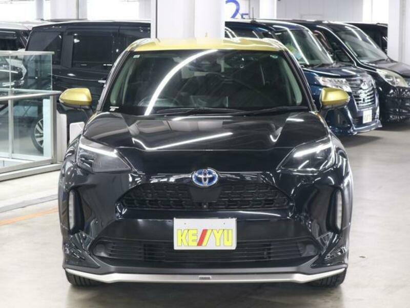 YARIS CROSS