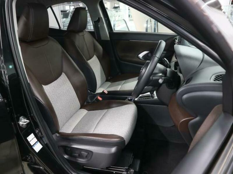 YARIS CROSS