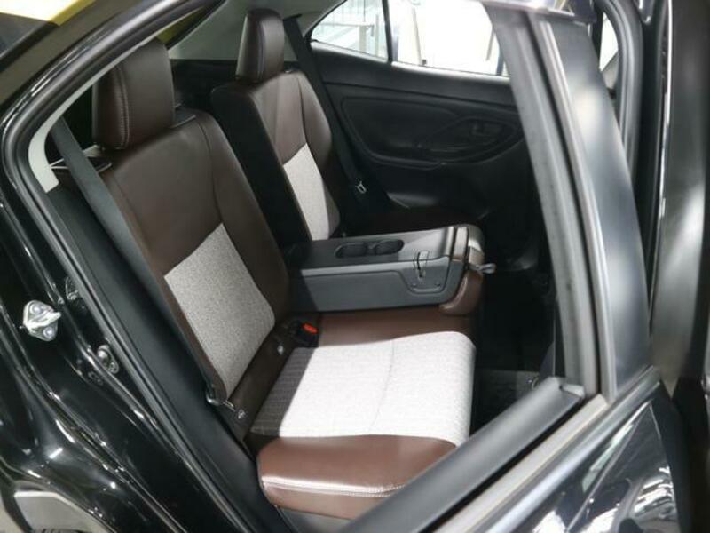YARIS CROSS