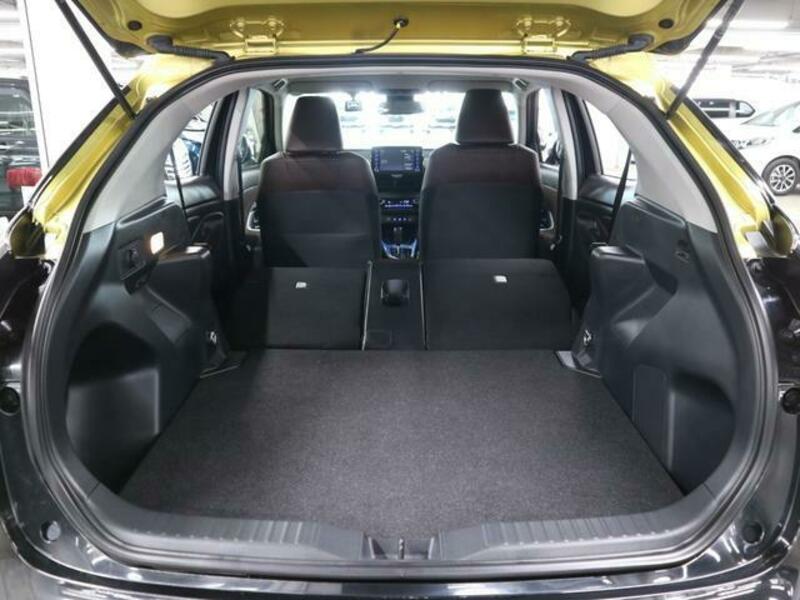 YARIS CROSS