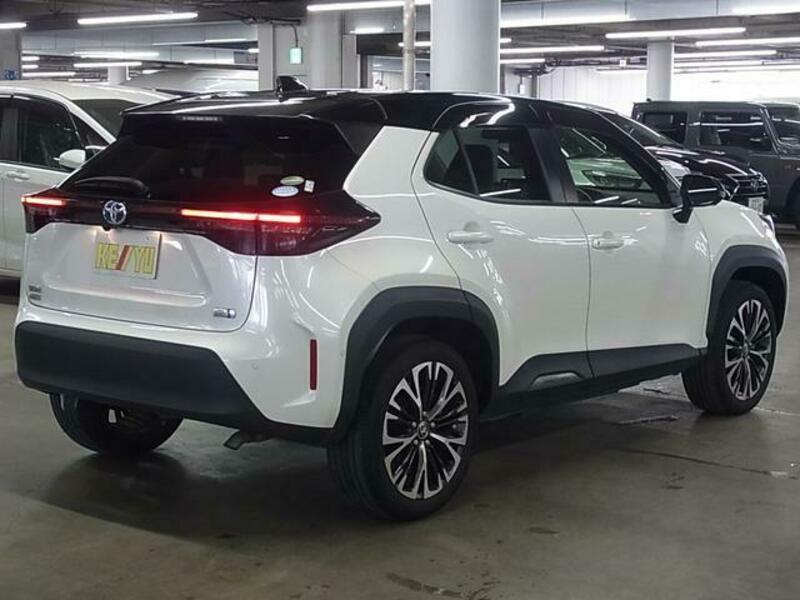 YARIS CROSS