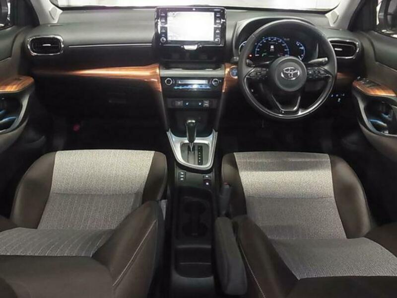 YARIS CROSS