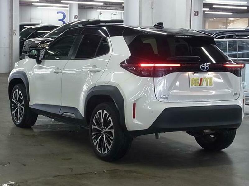 YARIS CROSS