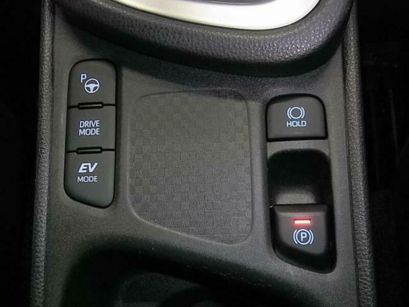 YARIS CROSS